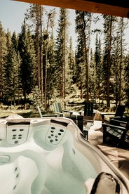 Spectacular Luxury Cabin with Jacuzzi and Breathtaking Design Spaces in Colorado - Breckenridge, Colorado - glamping.directory