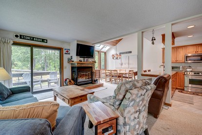Family or Group Rental Ideal for Winter Sports in New Hampshire - Bartlett, New Hampshire - glamping.directory