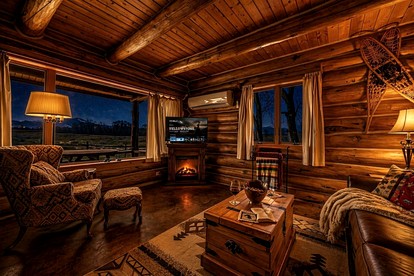 Classic Log Cabin Hideaway with Loft, Balcony & Fireplace in Buffalo, Wyoming - Buffalo, Wyoming - glamping.directory