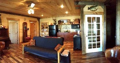 Cozy Cabin Rental near Water on Lake Shore Island in Guntersville, Alabama - Guntersville, Alabama - glamping.directory