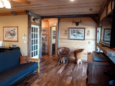 Cozy Cabin Rental near Water on Lake Shore Island in Guntersville, Alabama - Guntersville, Alabama - glamping.directory