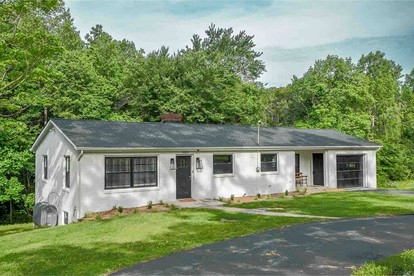 Charming Cabin Rental near Wineries and Hiking Trails in Afton, Virginia - glamping.directory