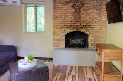 Dog-Friendly Cabin with Spectacular Views of Red Rocks of Oak Creek Canyon near Sedona, Arizona - Sedona, Arizona - glamping.directory