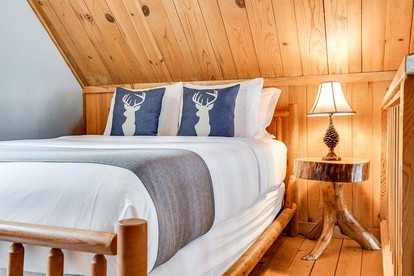 Cozy Cabin Rental with Amazing Hiking and Skiing in the Cascades, Washington - Trout Lake, Washington - glamping.directory