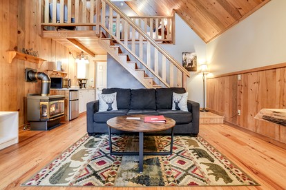 Cozy Cabin Rental with Amazing Hiking and Skiing in the Cascades, Washington - Trout Lake, Washington - glamping.directory