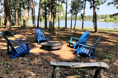 Rustic 18-Person Cabin Rental on Lake Sam Rayburn for Staycation near Houston - Broaddus, Texas - glamping.directory