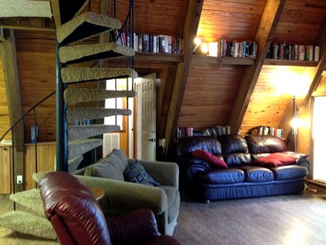 Rustic 18-Person Cabin Rental on Lake Sam Rayburn for Staycation near Houston - Broaddus, Texas - glamping.directory