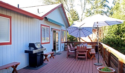 Fantastic Cabin with Games and Swimming Pool in Guerneville, California - Guerneville, California - glamping.directory
