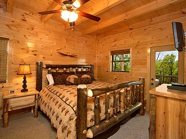 Charming Rental Cabin in Gatlinburg for a Tennessee Getaway - Gatlinburg, Tennessee - glamping.directory