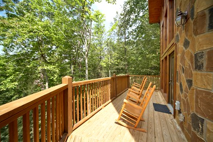 Charming Rental Cabin in Gatlinburg for a Tennessee Getaway - Gatlinburg, Tennessee - glamping.directory