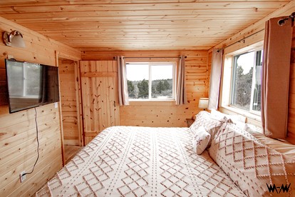 Fully-Furnished Cabin Rental with Beautiful Mountain Views Near Moab, Utah - Monticello, Utah - glamping.directory