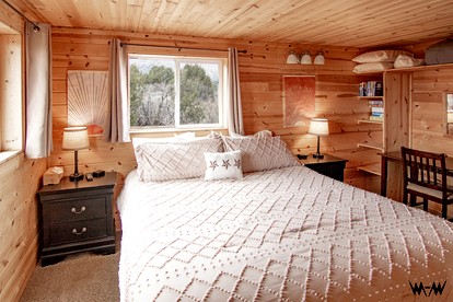 Fully-Furnished Cabin Rental with Beautiful Mountain Views Near Moab, Utah - Monticello, Utah - glamping.directory