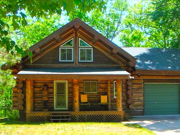 Custom-Built Family Cabin in Manistee National Forest, Michigan - glamping.directory