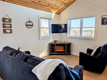 Scenic Lakeside Cabin with Fire Pit & Porch near Flanders Pond and Acadia Views in Sullivan, Maine - Sullivan, Maine - glamping.directory