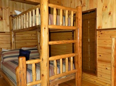 Idyllic Accommodation for a Lake Getaway in Quinlan, Texas - Quinlan, Texas - glamping.directory