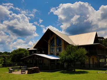 Idyllic Accommodation for a Lake Getaway in Quinlan, Texas - Quinlan, Texas - glamping.directory