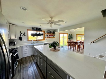 Beautiful Unit in a Scenic Farmhouse Retreat with Panoramic Views near Skiing & Trails in Tetonia, Idaho - Tetonia, Idaho - glamping.directory