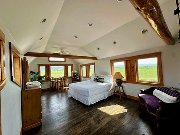 Beautiful Unit in a Scenic Farmhouse Retreat with Panoramic Views near Skiing & Trails in Tetonia, Idaho - Tetonia, Idaho - glamping.directory