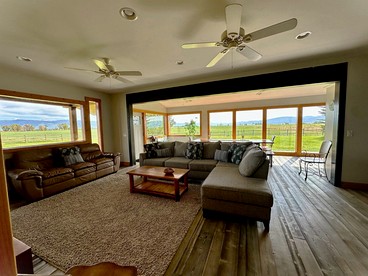 Beautiful Unit in a Scenic Farmhouse Retreat with Panoramic Views near Skiing & Trails in Tetonia, Idaho - Tetonia, Idaho - glamping.directory