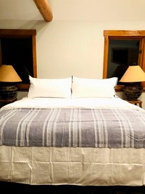 Beautiful Unit in a Scenic Farmhouse Retreat with Panoramic Views near Skiing & Trails in Tetonia, Idaho - Tetonia, Idaho - glamping.directory