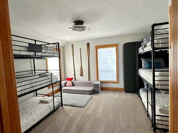 Beautiful Unit in a Scenic Farmhouse Retreat with Panoramic Views near Skiing & Trails in Tetonia, Idaho - Tetonia, Idaho - glamping.directory