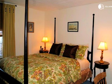 Peaceful Weekend Getaway on the Housatonic River near Wyantenock State Forest, Connecticut - Cornwall Bridge, Connecticut - glamping.directory
