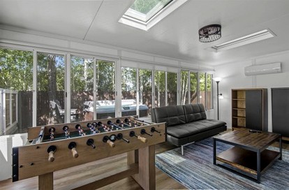 Beautiful Modern Vacation Rental with Incredible Lake and Mountain Views for an Amazing Family Escape to Flagstaff, Arizona - Flagstaff, Arizona - glamping.directory