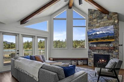 Beautiful Modern Vacation Rental with Incredible Lake and Mountain Views for an Amazing Family Escape to Flagstaff, Arizona - Flagstaff, Arizona - glamping.directory