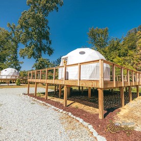 Gorgeous Dome with Fire Pit and Fireplace in Waynesboro, Tennessee - Waynesboro, Tennessee - glamping.directory