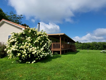 Escape Together: Unforgettable Group Retreat in a Beautiful Shawnee National Forest Cottage - Karbers Ridge, Illinois - glamping.directory