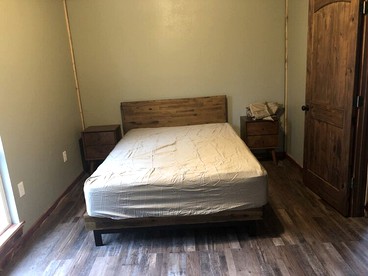 Amazing Cabin Rental near Ouachita National Forest for Weekend Getaways in Oklahoma - Hodgen, Oklahoma - glamping.directory