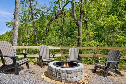 Charming Cabin with Indoor Pool and Balcony in Sevierville, Tennessee - Sevierville, Tennessee - glamping.directory