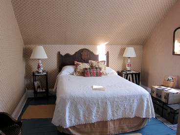 Tranquil Getaway Accommodation near Lost River Forest in Warroad, Minnesota - Warroad, Minnesota - glamping.directory