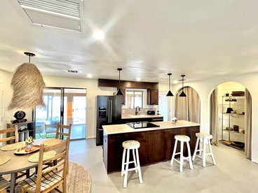 Luxury Pet Friendly Getaway with a Pool in Joshua Tree, California, Perfect for a Family Holiday - Joshua Tree, California - glamping.directory