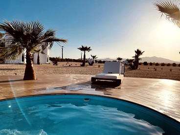 Luxury Pet Friendly Getaway with a Pool in Joshua Tree, California, Perfect for a Family Holiday - glamping.directory
