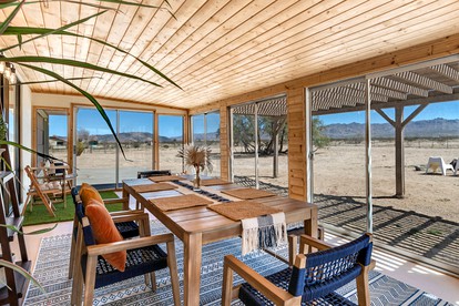 Luxury Pet Friendly Getaway with a Pool in Joshua Tree, California, Perfect for a Family Holiday - Joshua Tree, California - glamping.directory