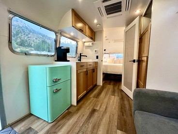 Retro Glamping Airstream Equipped with Modern Amenities near Bryce Canyon National Park, Utah - Orderville, Utah - glamping.directory