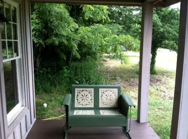 Charming and Romantic Cottage for Couples with a Private Pool on the Mississippi Delta, Mississippi - Shaw, Mississippi - glamping.directory