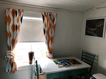 Picturesque Vintage Cabin with Lake Views in Florida - Bradenton, Florida - glamping.directory