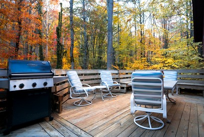 Cozy Rustic Cabin Nestled in the Scenic Reems Creek Valley for a Peaceful Mountain Escape Surrounded by Nature near the Pisgah National Forest in NC - Weaverville, North Carolina - glamping.directory
