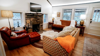 Cozy Rustic Cabin Nestled in the Scenic Reems Creek Valley for a Peaceful Mountain Escape Surrounded by Nature near the Pisgah National Forest in NC - Weaverville, North Carolina - glamping.directory