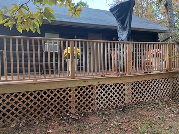 Cozy Cabin for Two by the Lake for a Peaceful Escape in Opelika, Alabama - Opelika, Alabama - glamping.directory