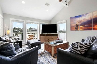 Fabulous Waterfront Home with Private Boat Ramp and Gorgeous Bay Views in League City, Texas - League City, Texas - glamping.directory