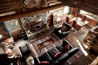 Stunning Secluded Log Cabin with River Access in Paw Paw, Maryland - Paw Paw, Maryland - glamping.directory