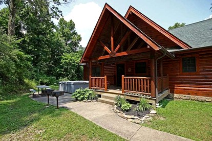 Rural Cabin with Spa Nestled into the Woods in Ohio - glamping.directory