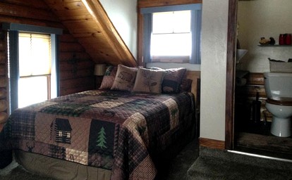 Stunning Log Cabin Rental with Amazing Views of Pioneer Peak near Anchorage, Alaska - Palmer, Alaska - glamping.directory