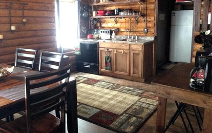 Stunning Log Cabin Rental with Amazing Views of Pioneer Peak near Anchorage, Alaska - Palmer, Alaska - glamping.directory