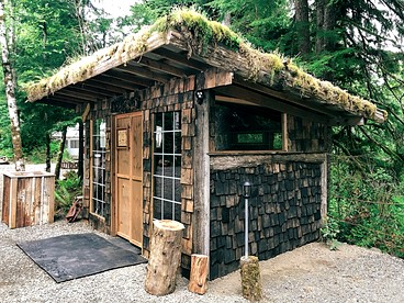 Large and Spacious Safari Tent on a Forks Glamping Resort, Perfect for an Escape to Olympic National Park - Forks, Washington - glamping.directory