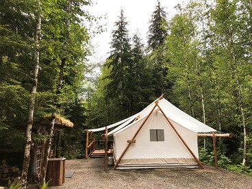 Large and Spacious Safari Tent on a Forks Glamping Resort, Perfect for an Escape to Olympic National Park - Forks, Washington - glamping.directory