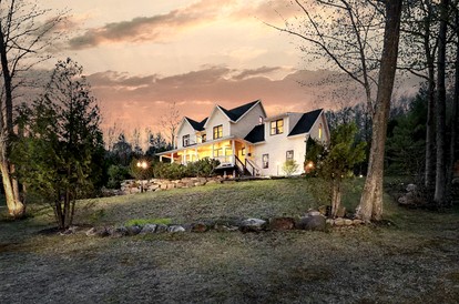 Incredible Rental with Game Room, Spa and Luxurious Amenities in New Hampshire - glamping.directory